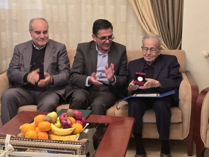 دیدار سرپرست دانشگاه و اعضای هیئت‌امنای بنیاد حامیان با خیّر نیک‌اندیش دکتر مرتضی نوربخش